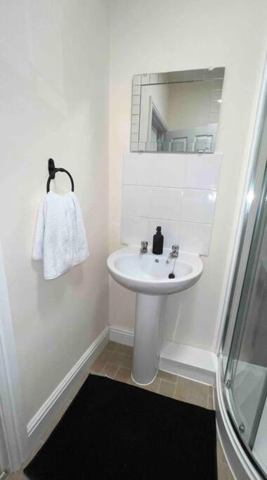 אוקספורד 2 Bedroom Apartment With Balcony מראה חיצוני תמונה