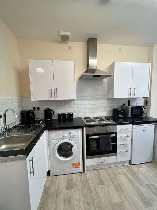 אוקספורד 2 Bedroom Apartment With Balcony מראה חיצוני תמונה